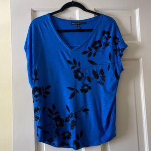 WHBM blue tee with black flowers size xs